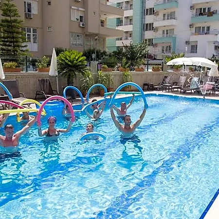Grand Ati̇lla فندق ألانيا