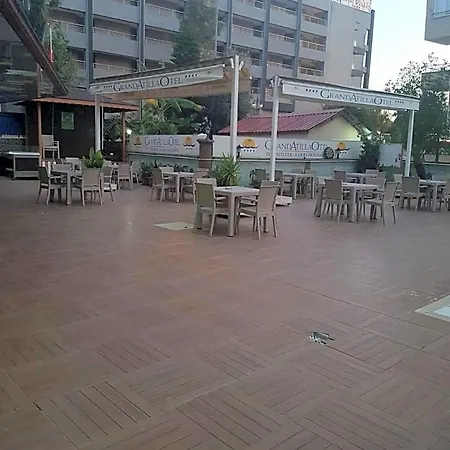 Grand Ati̇lla فندق