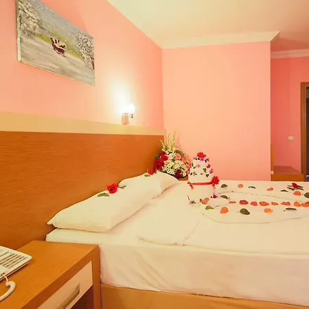 Отель Grand Ati̇lla 3*