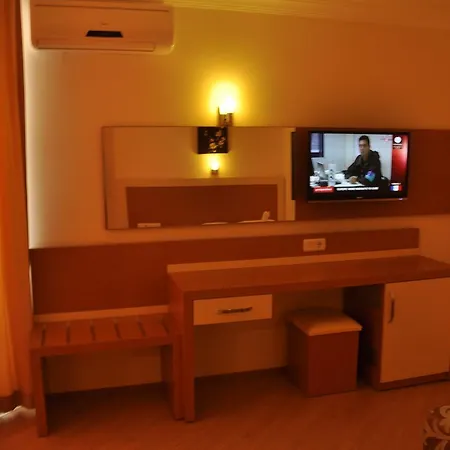 Grand Ati̇lla Отель