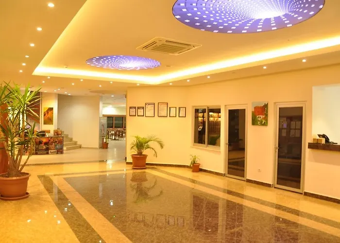 Grand Ati̇lla Hotell